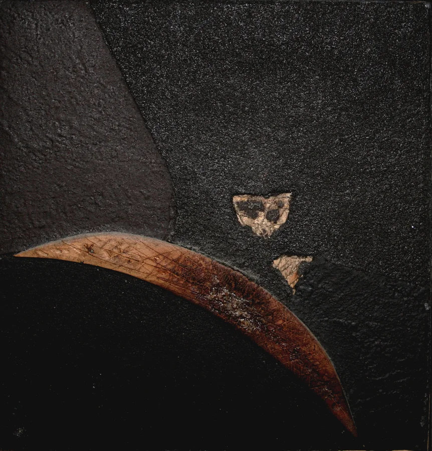 Quando la luna, 1998 — Legno e cuoio, 18,3 x 17 cm