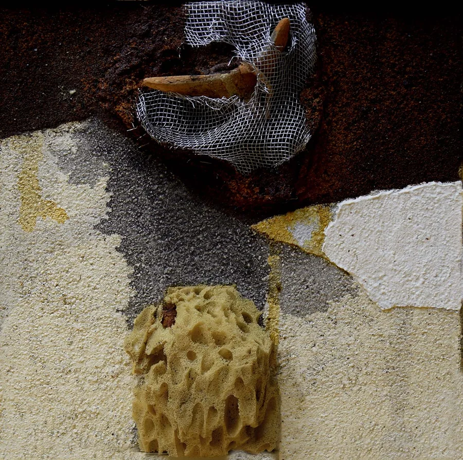 La luna come una spugna, 2008 — Tecnica mista su tavola, 19,3 x 18 x 5,3 cm